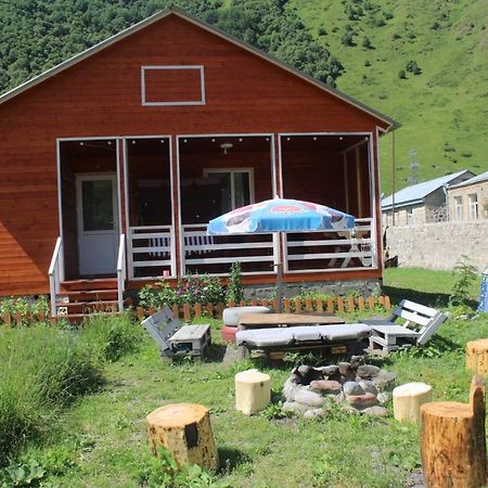 Warm House ξενώνας Kazbegi Εξωτερικό φωτογραφία