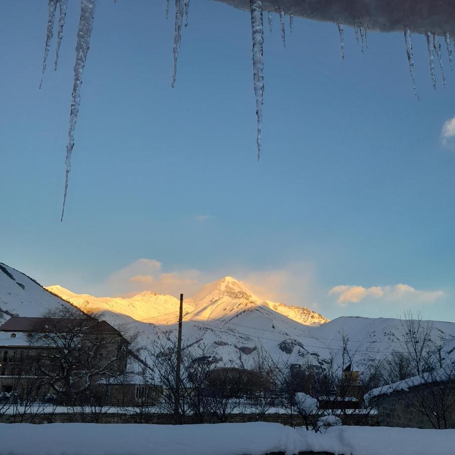 Warm House ξενώνας Kazbegi Εξωτερικό φωτογραφία
