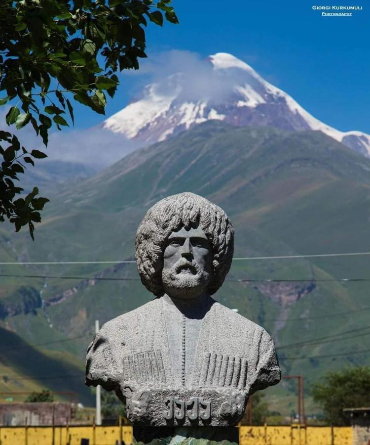 Warm House ξενώνας Kazbegi Εξωτερικό φωτογραφία