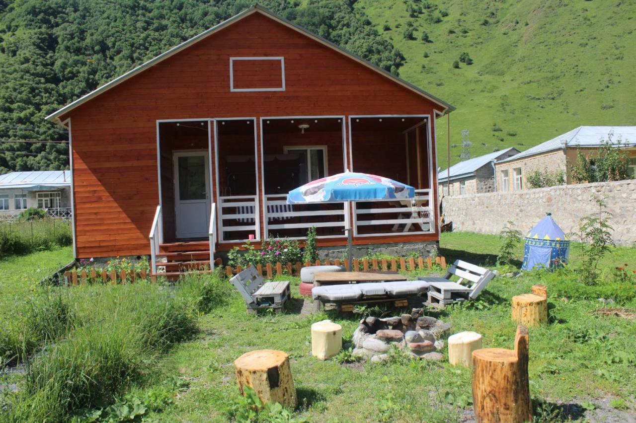 Warm House ξενώνας Kazbegi Εξωτερικό φωτογραφία