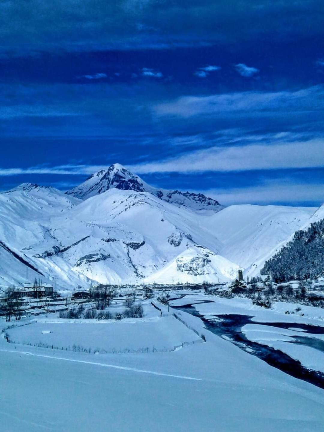 Warm House ξενώνας Kazbegi Εξωτερικό φωτογραφία